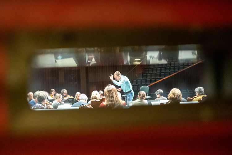 Dirigent Vasily Petrenko under en av prøvene med Oslo-Filharmonien.